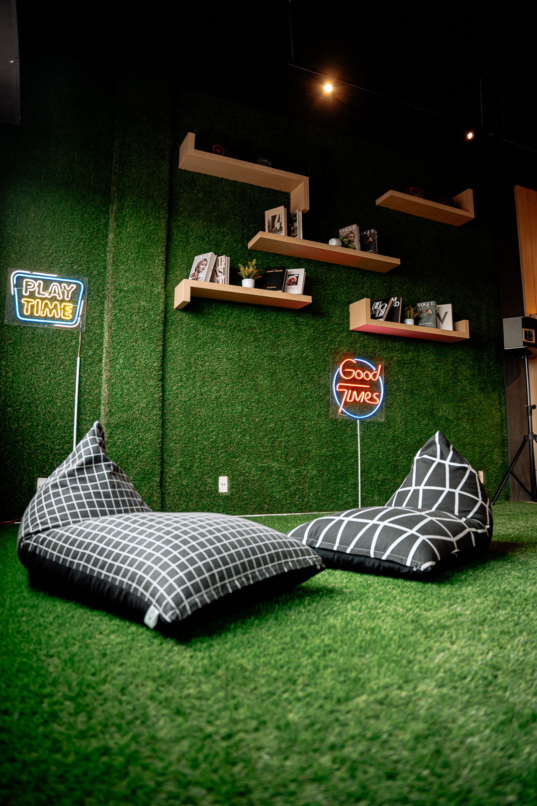 Chill Grass Corner